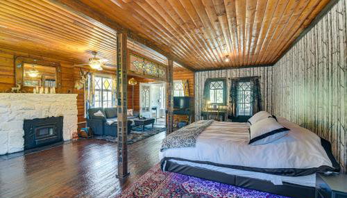 Pine Chateau Guest Cabin with Mtn Views and Sauna! - Foto 2