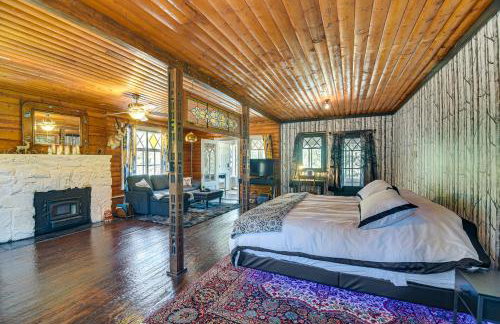 Pine Chateau Guest Cabin with Mtn Views and Sauna! - Photo 2