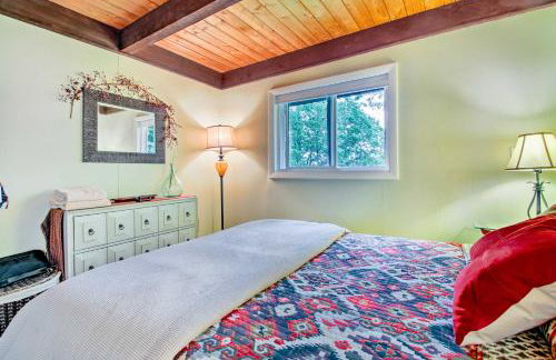 Conway Area Chalet with Mountain Views and Fire Pit! - Foto 13
