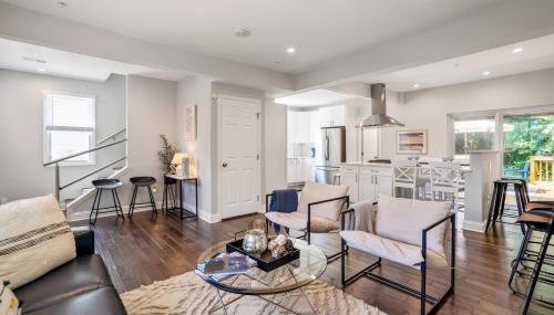 Walk to the stadium, downtown, West St - close to everything - Foto 5