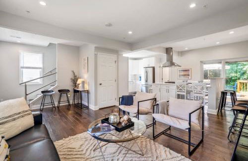 Walk to the stadium, downtown, West St - close to everything - Foto 5