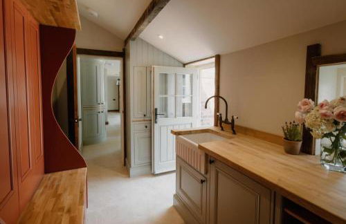 The Carriage House by Birch Stays - Photo 45