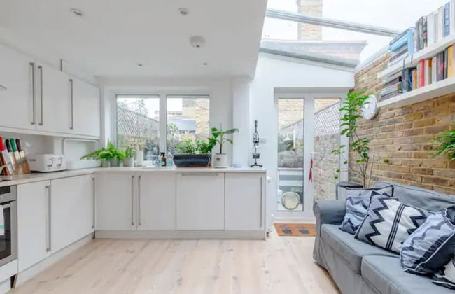 Beautifully Designed 2BD House - by Queen's Park! - Foto 16