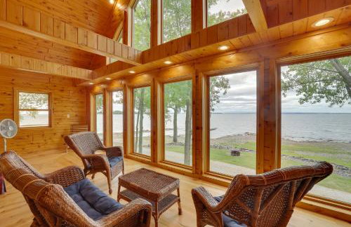 Lake Champlain Vacation Rental with Boat Dock! - Foto 1