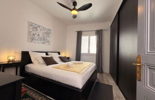 Le Peyrou - Elegant One-Bedroom Apartment for up to 4 Guests - Free Parking - Air Conditioning - Prime City Center Location - Foto 13