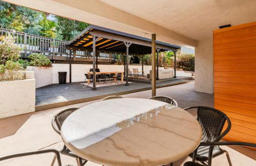 5BR Oasis with Pool, Arcade, Sauna - Photo 49