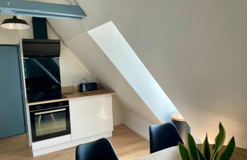 Charmant appartement 2 chambres entièrement rénové avec parking au calme tout en étant à deux pas des commerces et restaurants - Foto 7