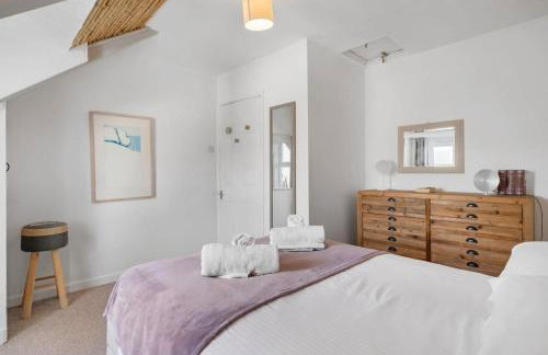 Beach-Style Flat 2 Min Walk to Tolcarne Beach - Foto 8