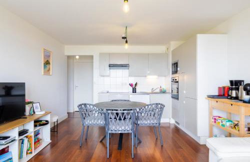 Pieds Dans L'eau Madame est Servie - Foto 5