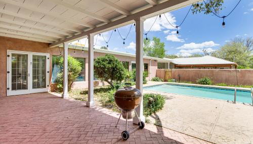 3 Mi to Zoo and Garden ABQ Home with Heated Pool! - Foto 3