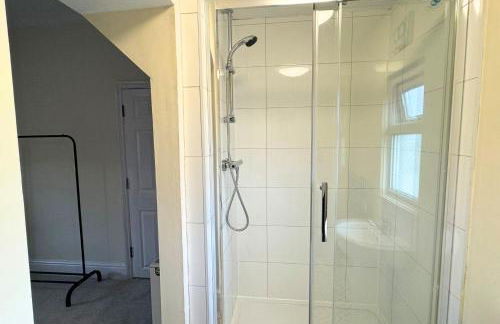 Y-Not House - Double Rooms with Private Bathroom - Photo 10