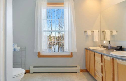 Lakefront Home with Private Beach Access & Hot Tub - Foto 30