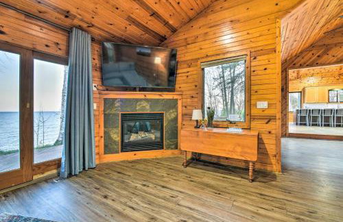 Lakefront Applegate Retreat w/ Private Beach! - Photo 5