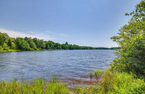 Private Hot Tub Lakefront Poconos Home! - Foto 30