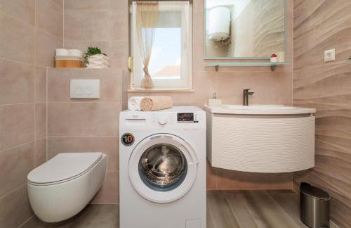 Pinia Apartment Split - Photo 2