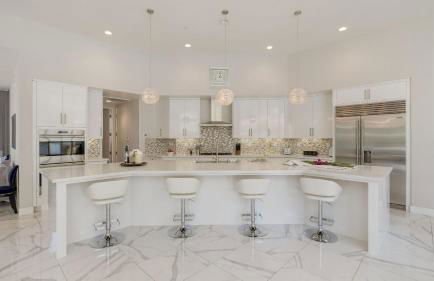 Pool • Hot Tub • Views Luxury Design Villa Valentina by AvantStay - Foto 7