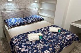 Omis apartment - near beach and town center, ground floor with small garden - Foto 45