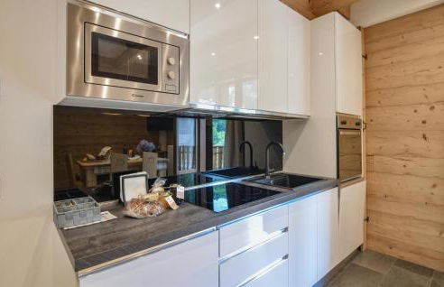 Nice Apartment In Lanzada - Photo 16