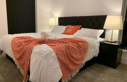 Spacious Entire 4 Bed House With 2 Free Parking Bays Early Check-in Late Check- Out Allowed - Foto 8