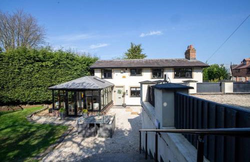 Rainbow Cottage Spacious Detached Home, Hot Tub, Sleeps 7 - Foto 1