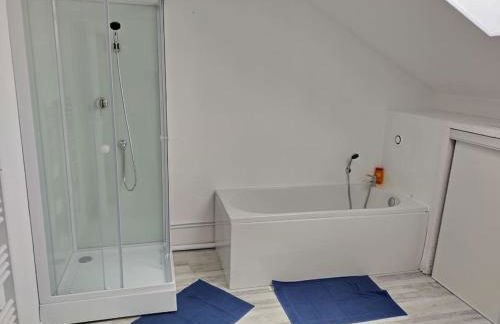 Spacieux appart 5 mins de valenciennes et garage - Foto 14