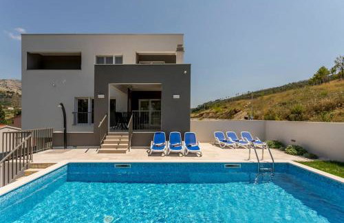 Luxe villa with pool, jacuzzi, and sauna - Foto 51