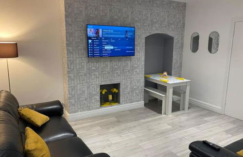 Coastal Retreat-NEW DAY PROPERTIES-next to beach - Foto 1