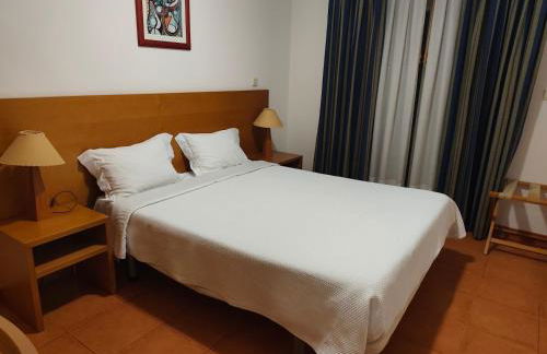 Apartamentos Turísticos Vila Praia - Foto 19