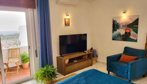 Hillside Studio with Sea View & Fibre Internet - Foto 3