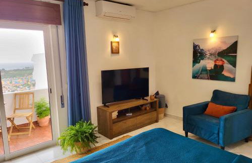 Hillside Studio with Sea View & Fibre Internet - Foto 3