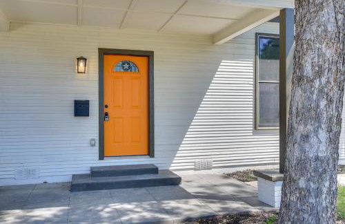 1 Mi to Dtwn San Antonio Sleek Bungalow with Yard! - Foto 32