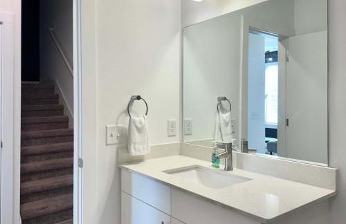 Luxury 2B2B Penthouse with Balcony Downtown 542Blvd - Foto 9