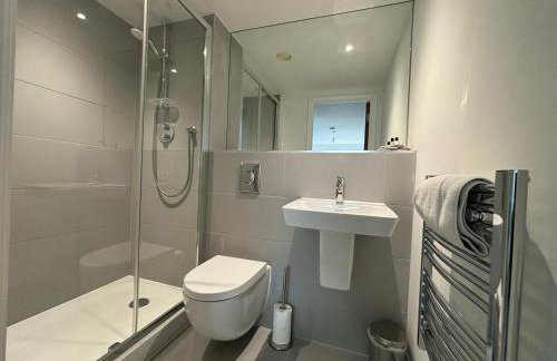 Luxury 2 bed Apartment Bracknell - Foto 34