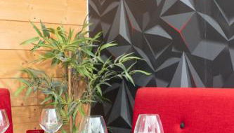 Angoulême, cosy T2 centre ville , TV , WIFI , 4 pers , moderne , parking - Foto 3