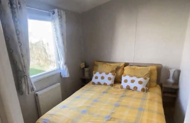 Impeccable 3-bed Caravan in Clacton-on-sea - Foto 3