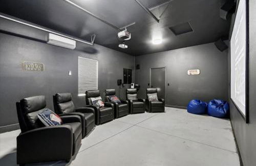 Private Oasis On 2 Acres with Indoor Pool and Theater - Foto 2