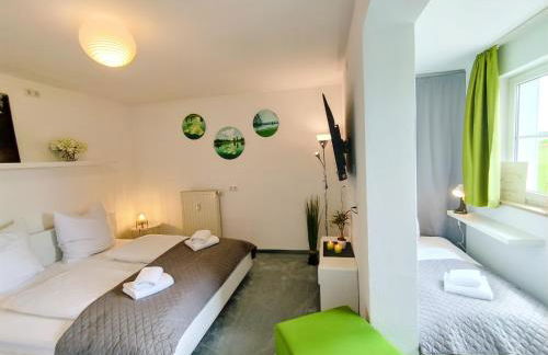 Seeblickapartment für bis zu 12, Nürnberg & Schwabach in 30-35 Minuten zu erreichen, Sauna, Arbeitsplatz, Dachterrasse & Grill - Foto 11