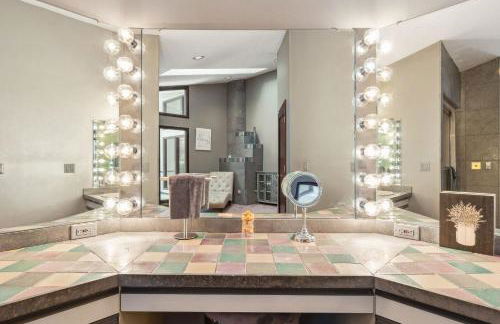 Great Group Getaway: Games Galore + Outdoor Oasis - Foto 33