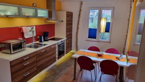 Ferienhaus Rehblick - direkt in der Natur, mit Lesezimmer und zwei Terrassen - Foto 3, stove, pet friendly, toaster, minibar