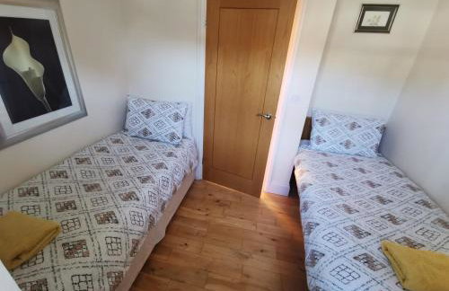 Unbeatable Llanberis Location, Detached with Parking, Snowdon Views. - Photo 5