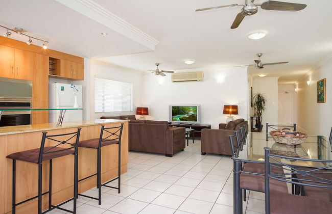 The Mediterranean Beachfront Apartments - Foto 30