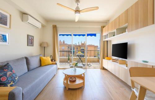 WintowinRentals Charming Apartment with Sunny Terrace near the Sea - Photo 1