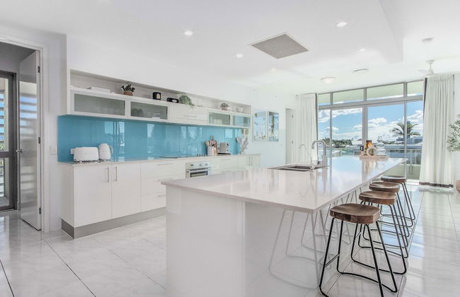 Mermaid Beach Luxury Penthouse - Photo 19