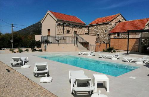 Holiday Home 5226-1 for 7 Pers in Vrgorac - Foto 2