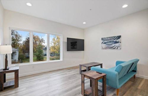 Spring at The Golden Goose including King Bed, Parking, Security and Laundry - Foto 8