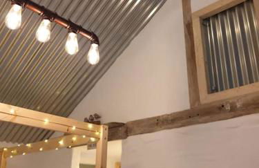 The Bothy near Tenby, Big Projector Screen, Four-poster bed, on-site HOT TUB access via Spa Pack - Photo 33