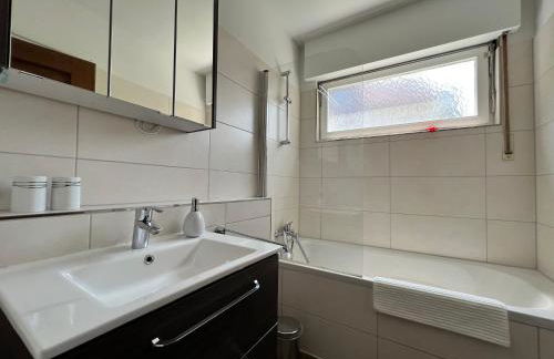 Ferienhaus Wellnesshütte mit Außenwhirlpool und herrlichem See-und Alpenblick - Foto 13