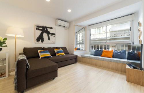 Valencia Just in the Middle - Photo 1