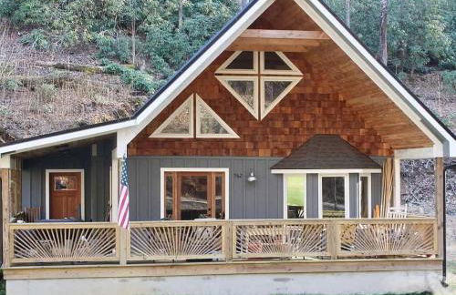 Mountain Cabin & Creek-Front Nature Retreat NC - Foto 8