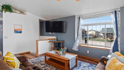 Stylish 5 BR- LG Fenced Backyard and Playground - Foto 3